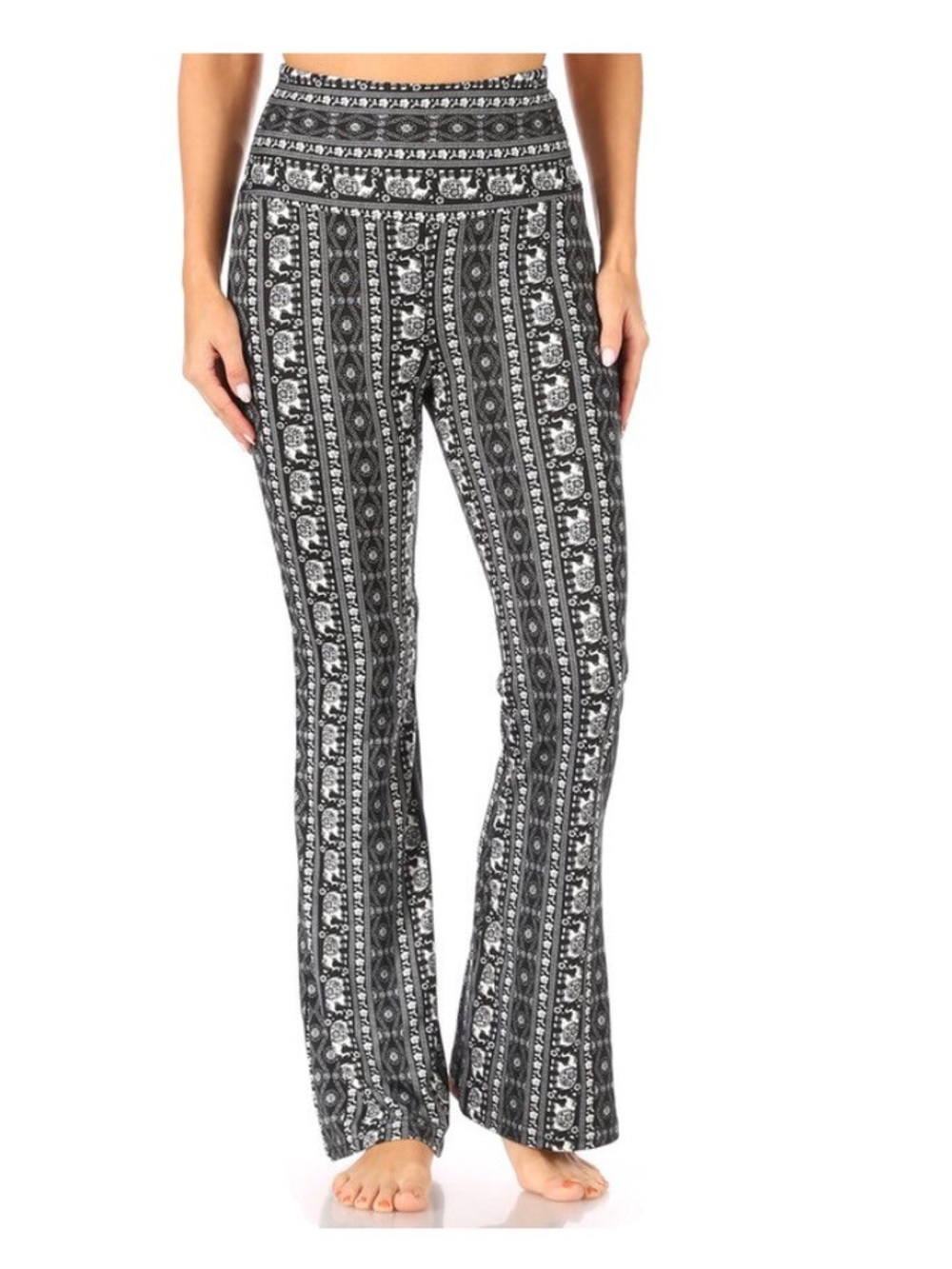 shosho Black & White Printed Flare Pants  Size Appropriately S